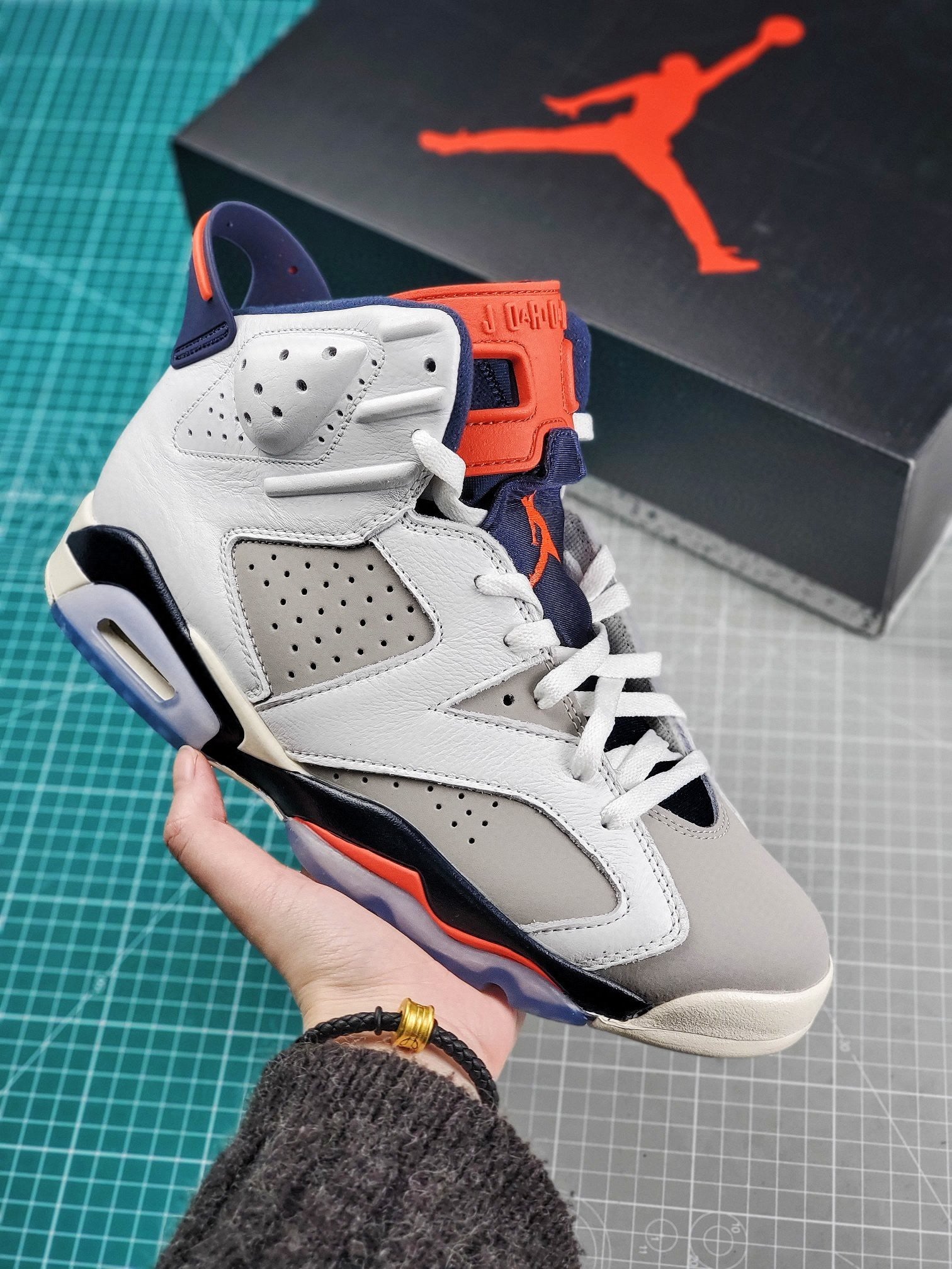AJ6-4